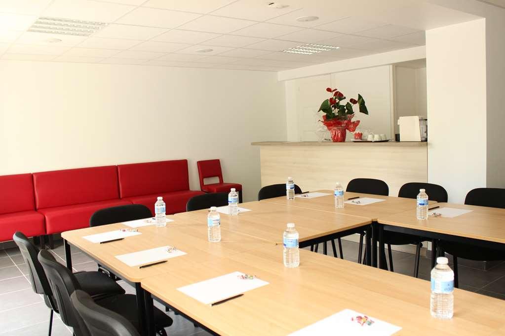 Brit Hotel Brive La Gaillarde - Restaurant La Limousine مالمور المرافق الصورة
